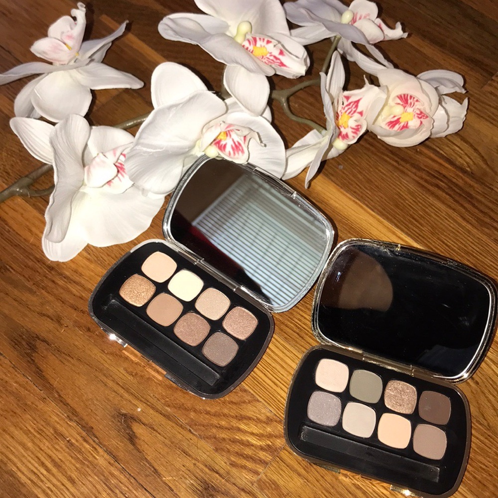 brand new just Swatched eye palette 🎨 bundle deal